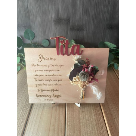 Placas de madera con flores preservadas