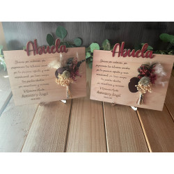 Placas de madera con flores preservadas