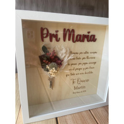 Marco dedicatoria y flores preservadas