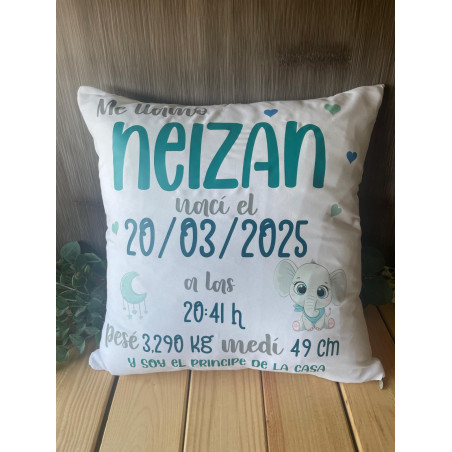 Cojín bebé personalizado con datos de nacimiento