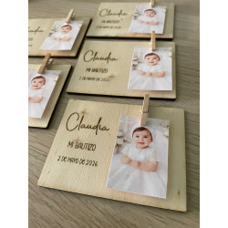 Iman portafotos de madera. Precioso detalle de bautizo.