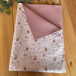 Mantita de bebé reversible 1x0,70 m / Manta waffle con tela estampada infantil.
